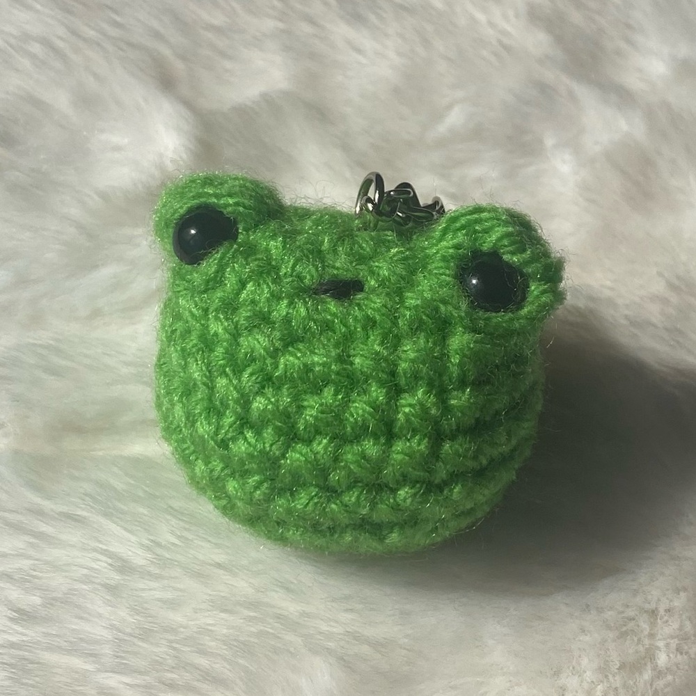 Handmade Amigurumi Crochet Mini Frog Keychain Green Kawaii New